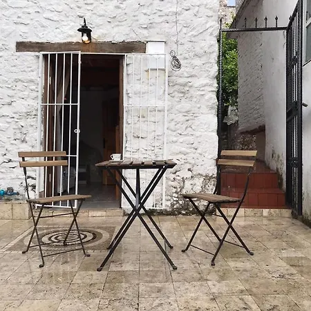 Captivating Stone House With Superb Location Near Beach And Castle In 公寓 马尔马里斯